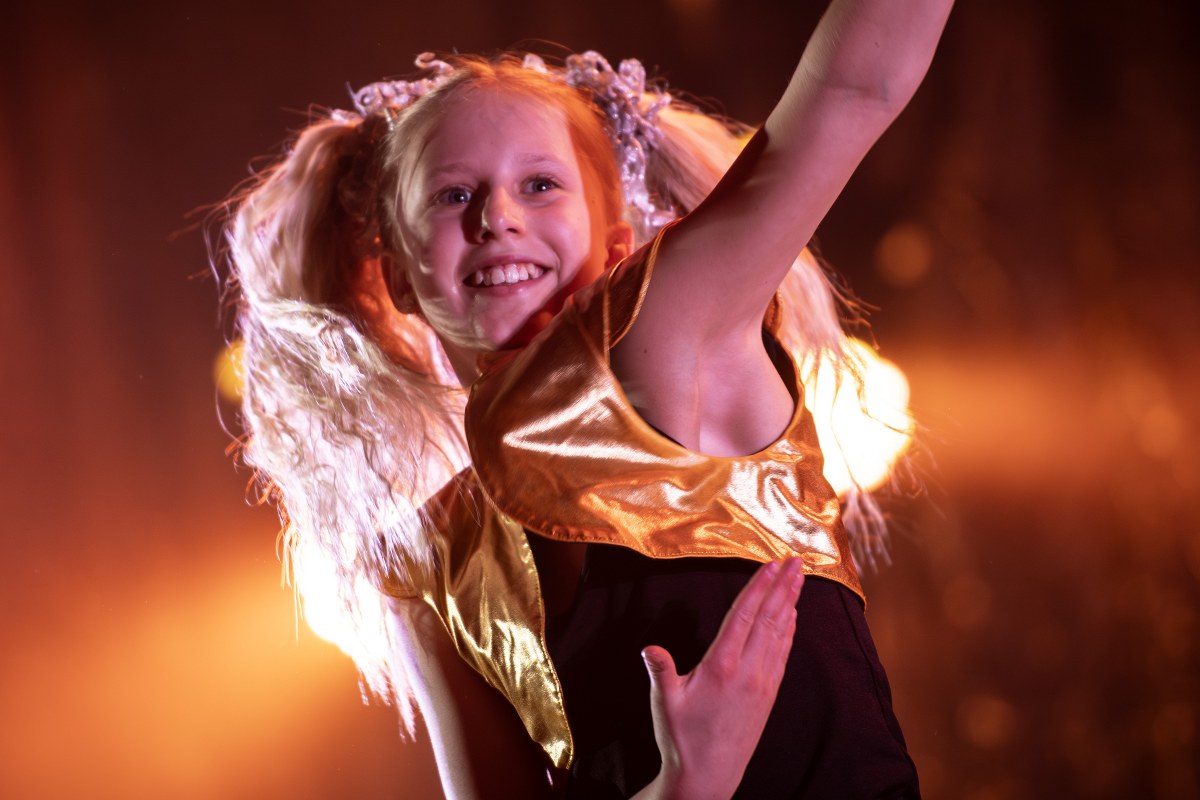 Oplev magien ved børns bevægelse med Flying Superkids